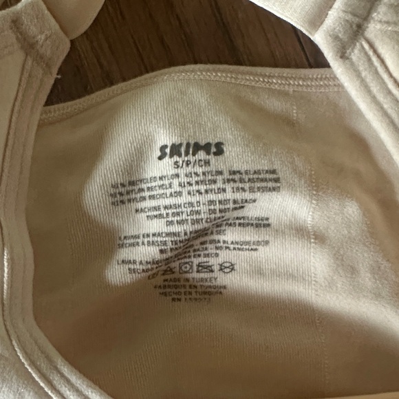 NWT! SKIMS Seamless Sculpt Open Bust Shortie Bodysuit! - Picture 4 of 5